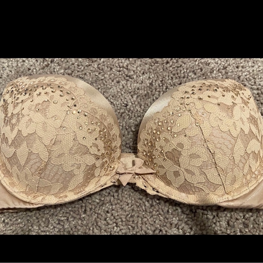 Victoria Secret Bombshell  Lace Bra in Tan